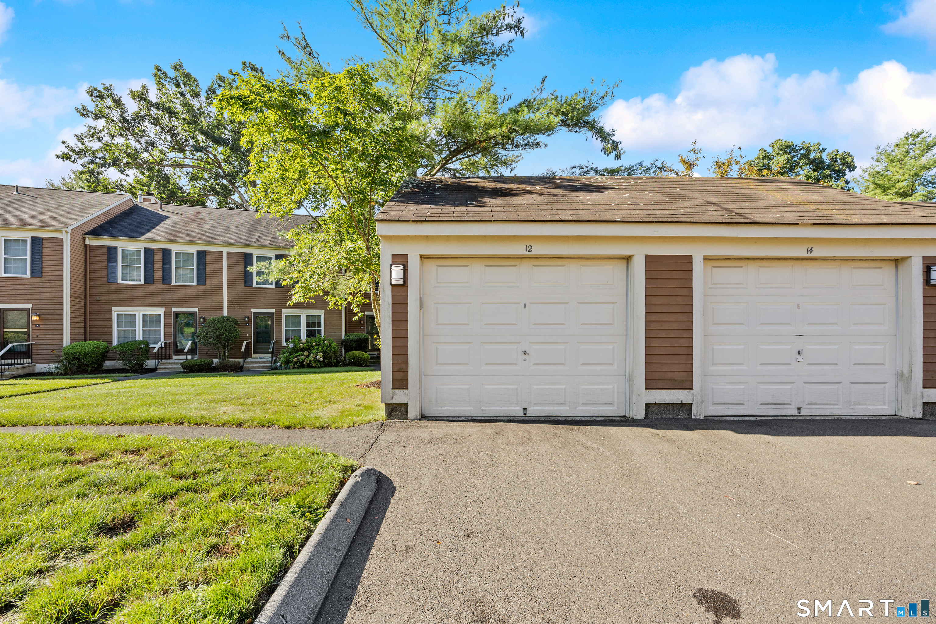 12 Foxbridge Village Road Branford CT 06405