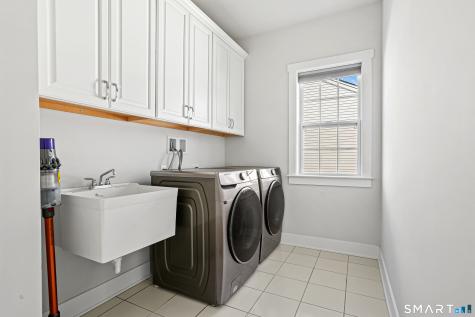 19 Enclave Circle Newtown CT 06470