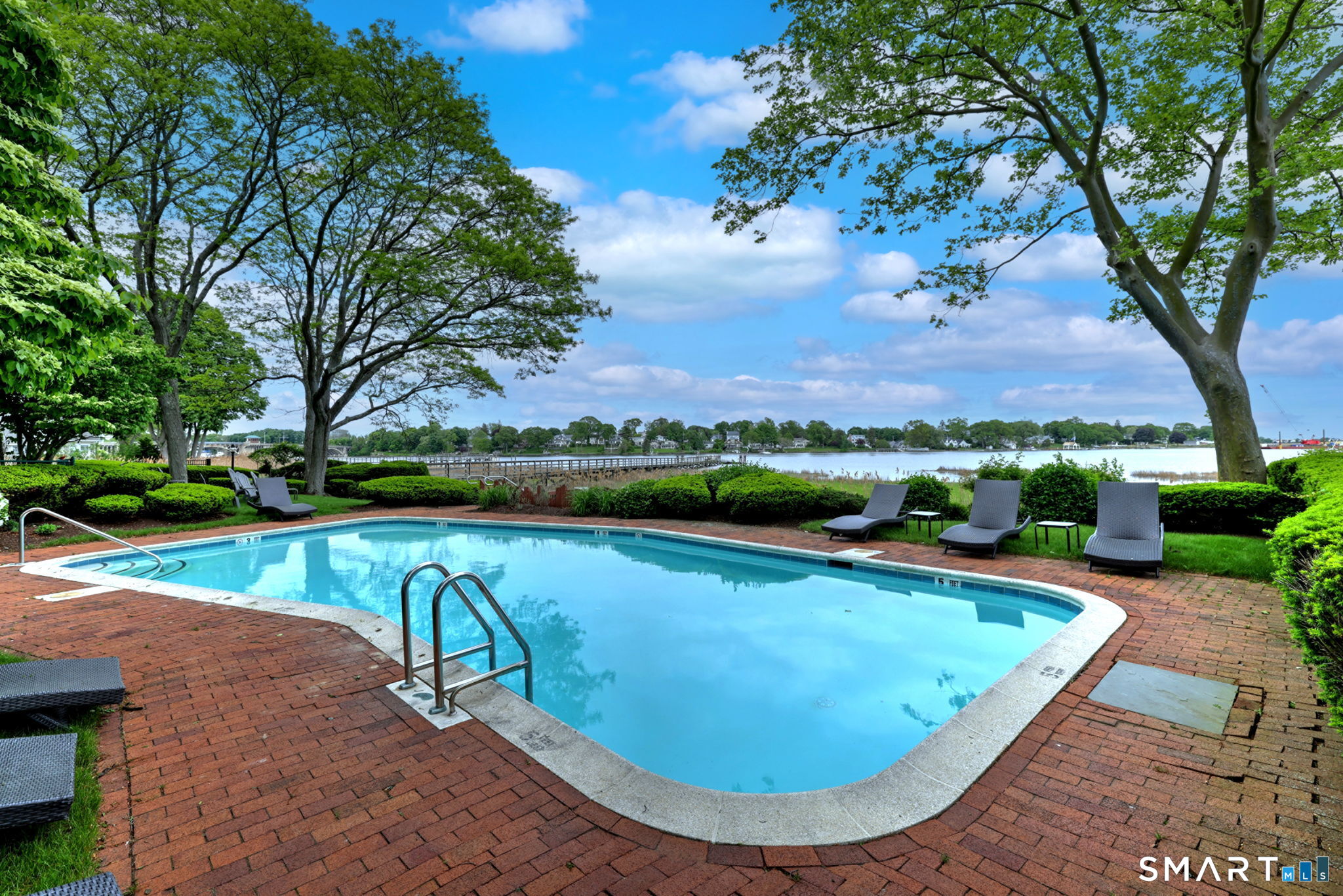 42 Ferry Court Stratford CT 06615