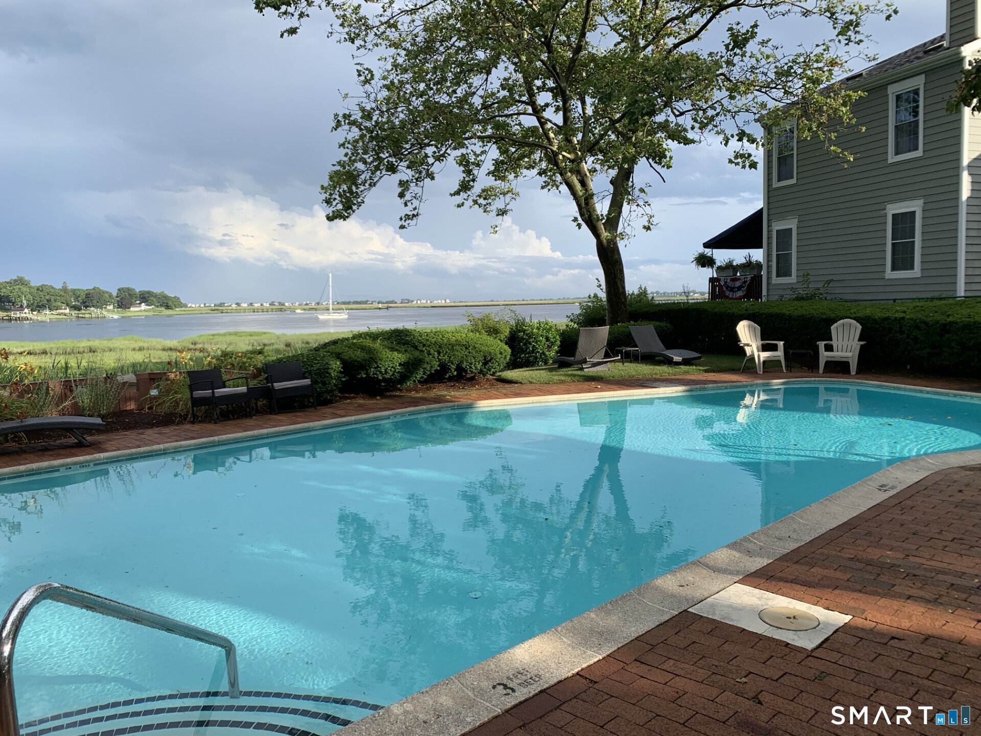 42 Ferry Court Stratford CT 06615
