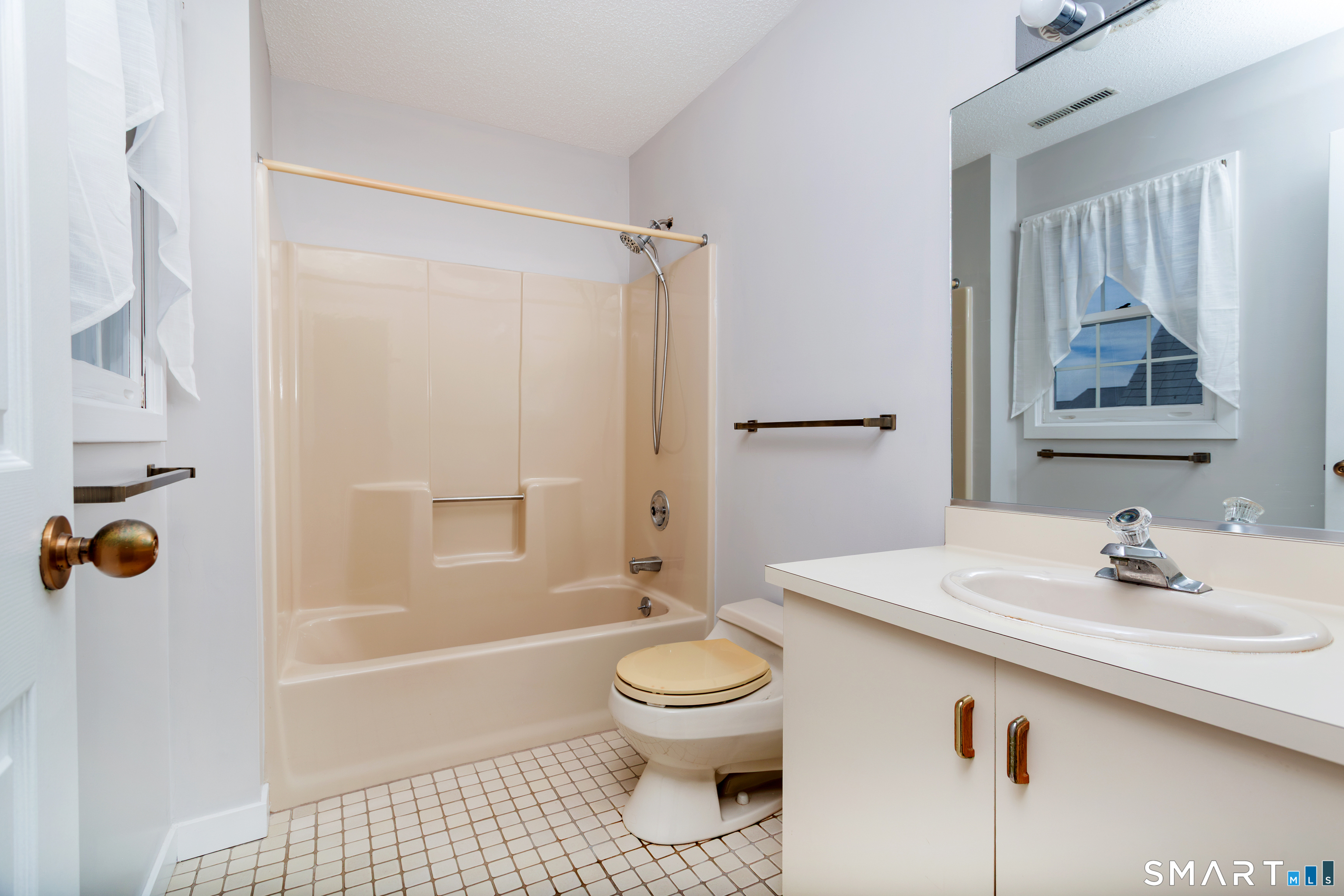 170 Glengarry Road Fairfield CT 06825