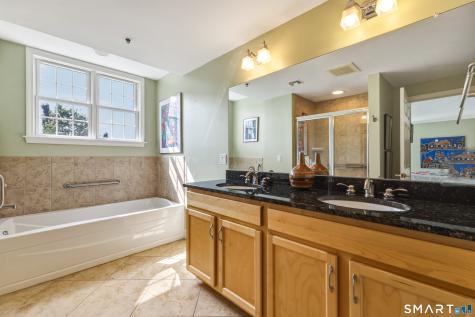 25 Cassandra Boulevard West Hartford CT 06107