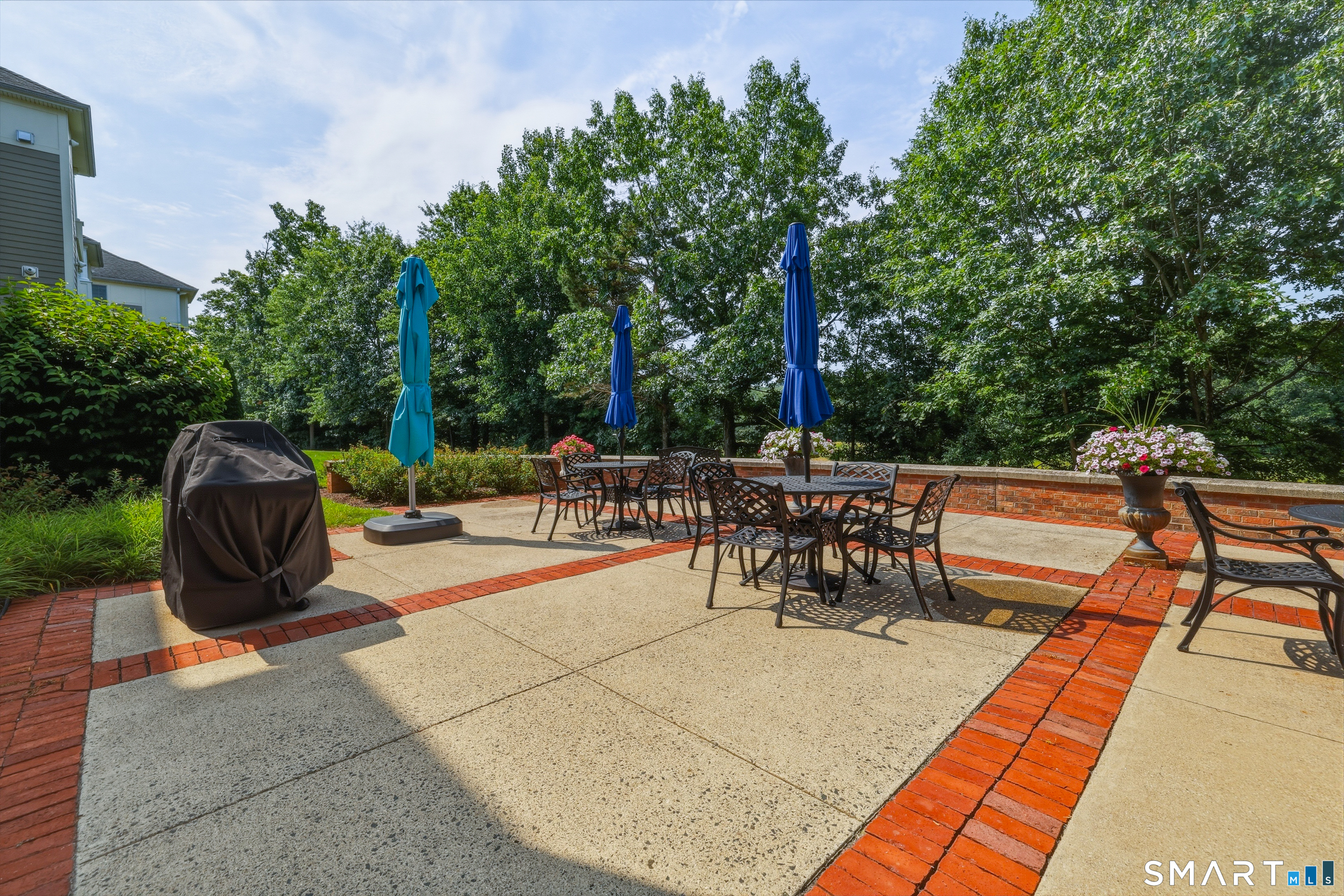 25 Cassandra Boulevard West Hartford CT 06107