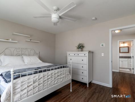 28 South Lakeside Drive Orange CT 06477