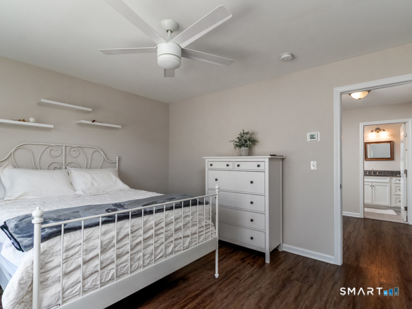 28 South Lakeside Drive Orange CT 06477