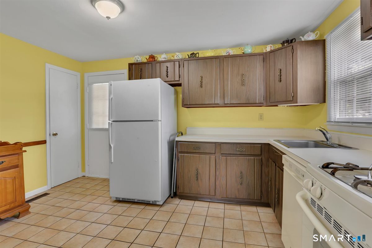 65A Ambassador Drive Manchester CT 06042