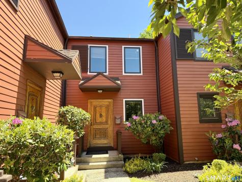 38 Courtland Drive Groton CT 06340