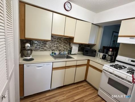 43 Millbrook Court Newington CT 06111