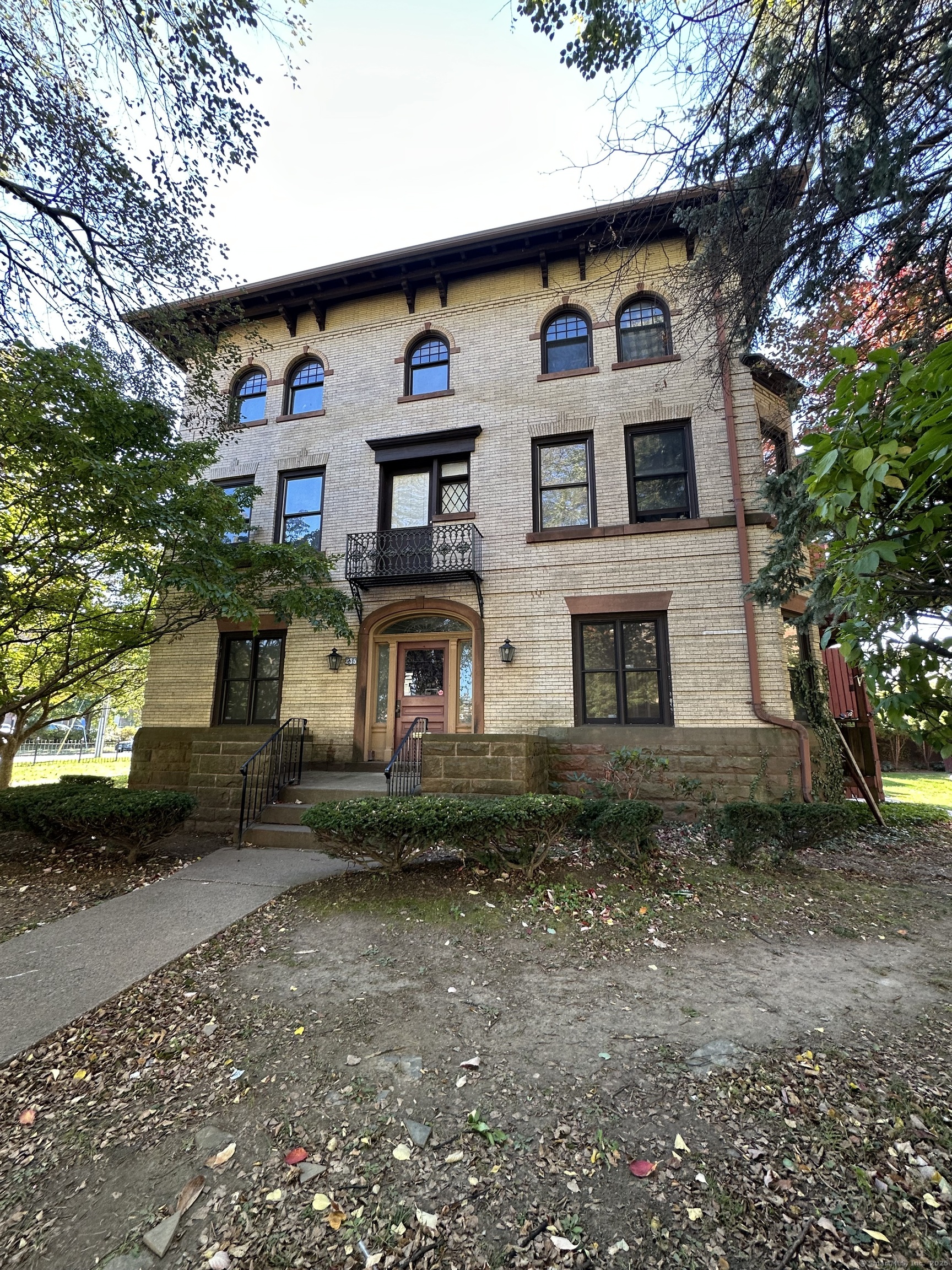 235 Farmington Avenue Hartford CT 06105