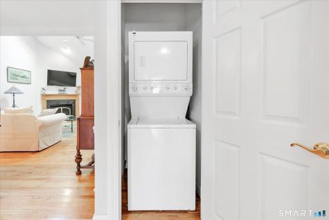 107 Meadow Brook Road Oxford CT 06478