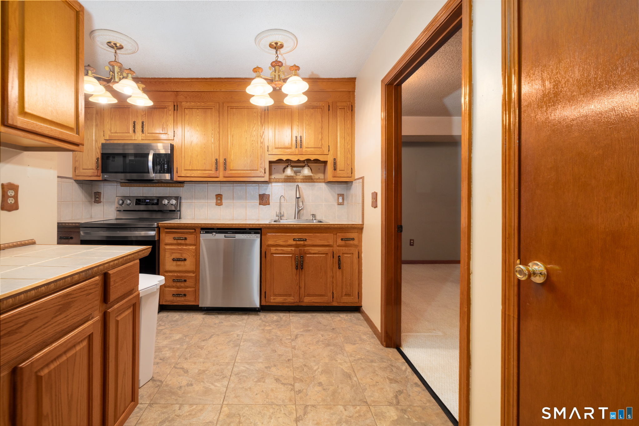 111 Songbird Lane Farmington CT 06032