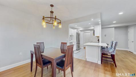 887 Farmington Avenue West Hartford CT 06119