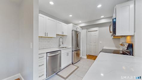 887 Farmington Avenue West Hartford CT 06119