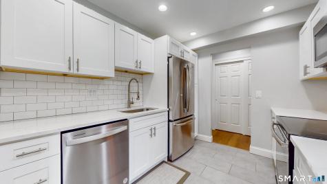 887 Farmington Avenue West Hartford CT 06119