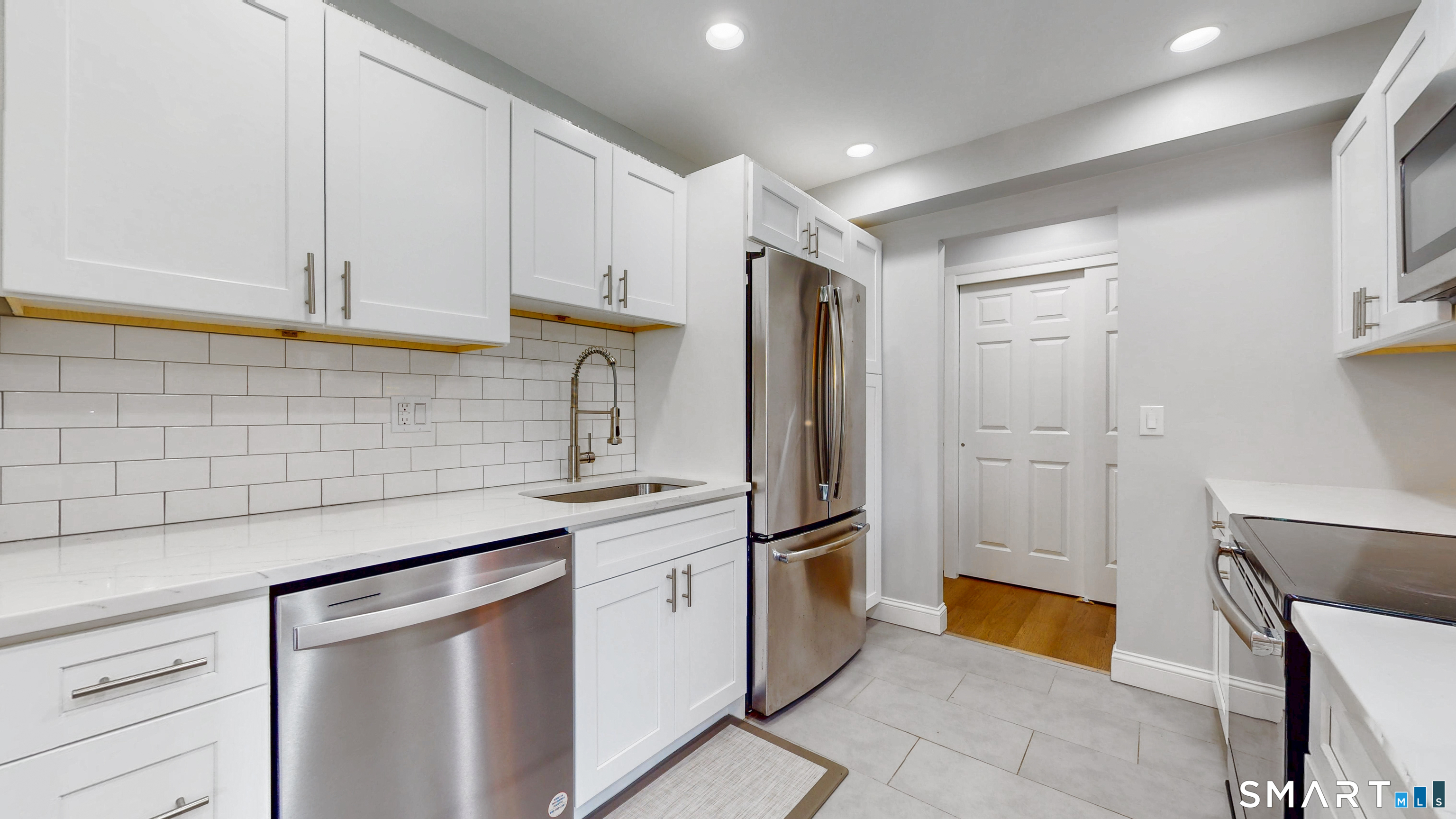 887 Farmington Avenue West Hartford CT 06119