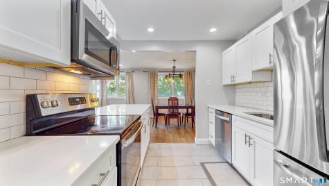 887 Farmington Avenue West Hartford CT 06119