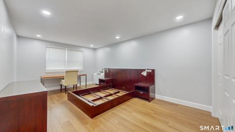 887 Farmington Avenue West Hartford CT 06119