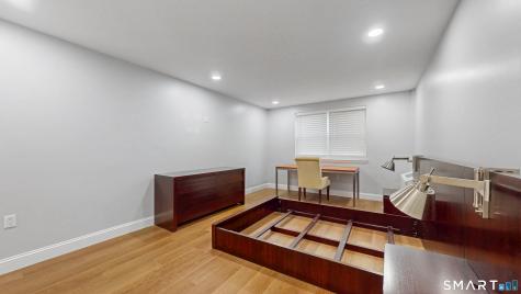 887 Farmington Avenue West Hartford CT 06119