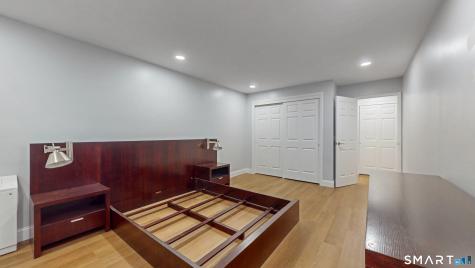 887 Farmington Avenue West Hartford CT 06119