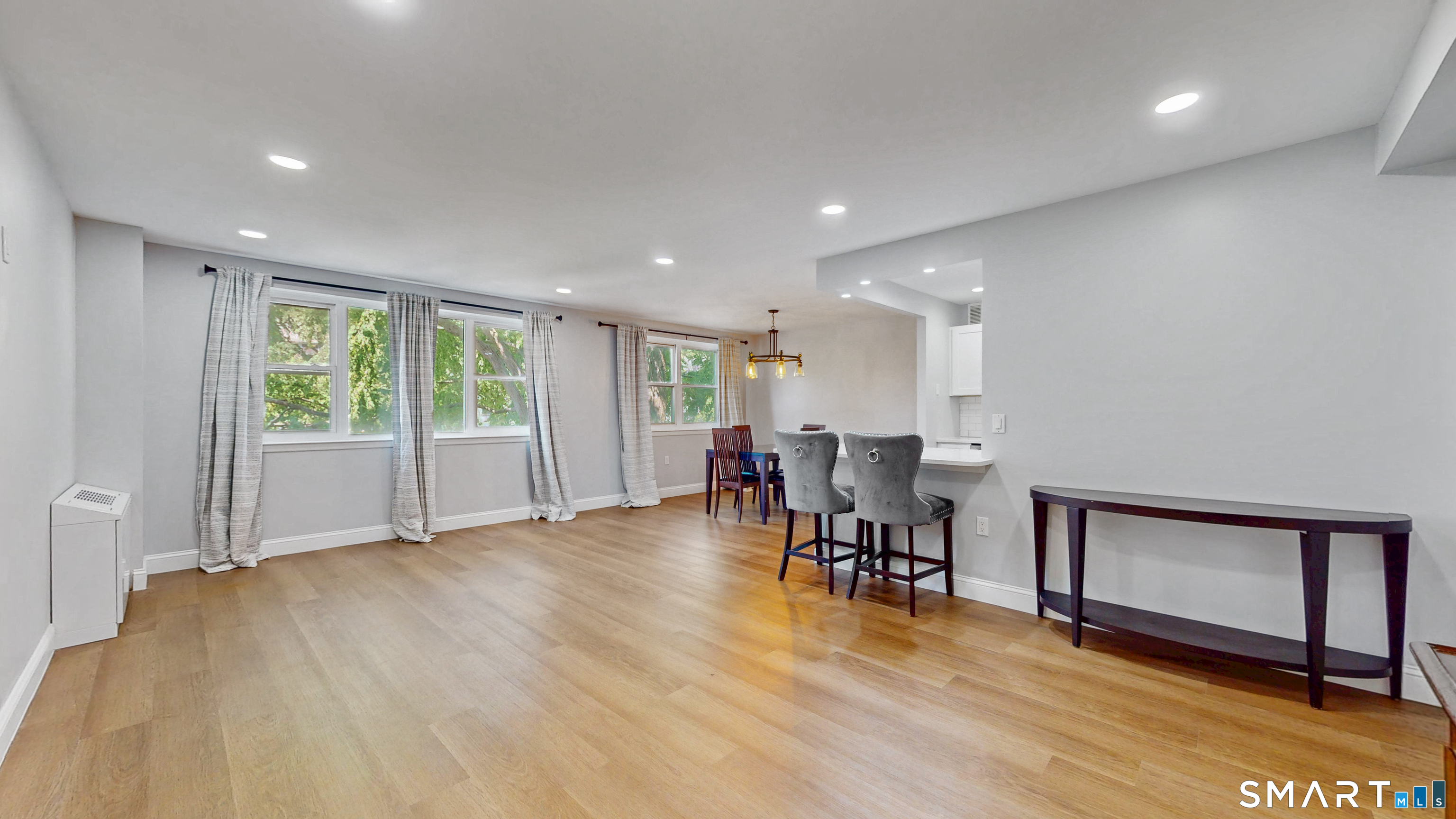 887 Farmington Avenue West Hartford CT 06119