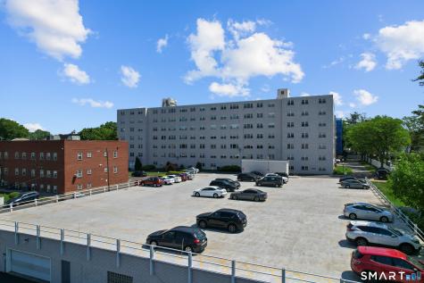 887 Farmington Avenue West Hartford CT 06119