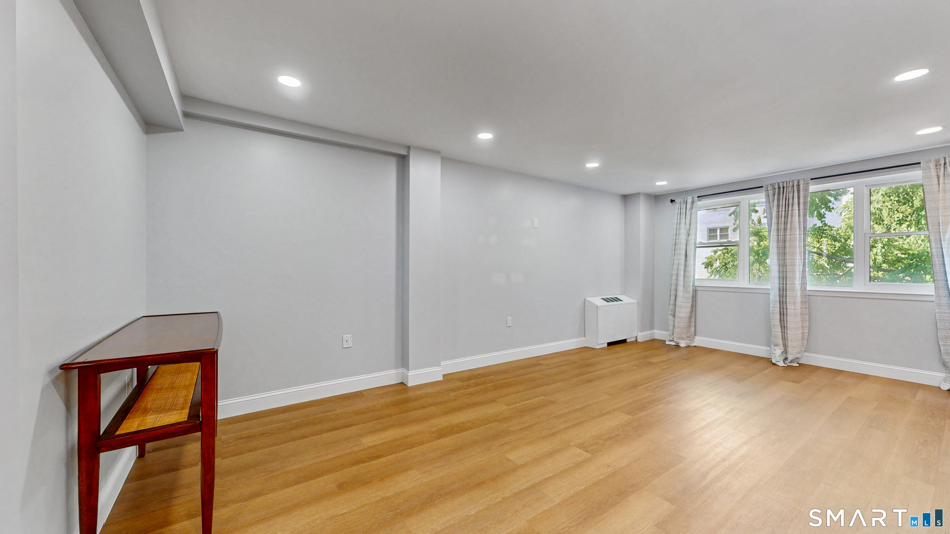 887 Farmington Avenue West Hartford CT 06119