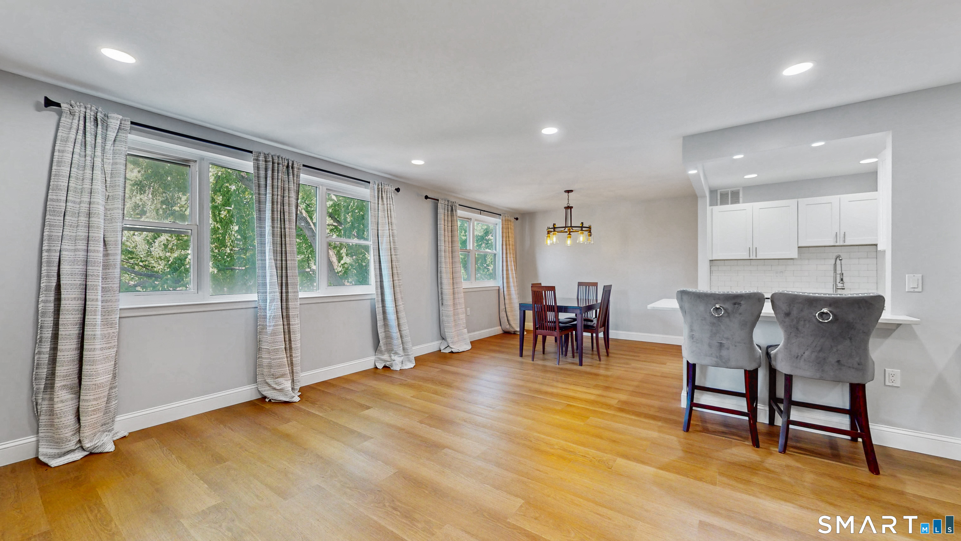 887 Farmington Avenue West Hartford CT 06119