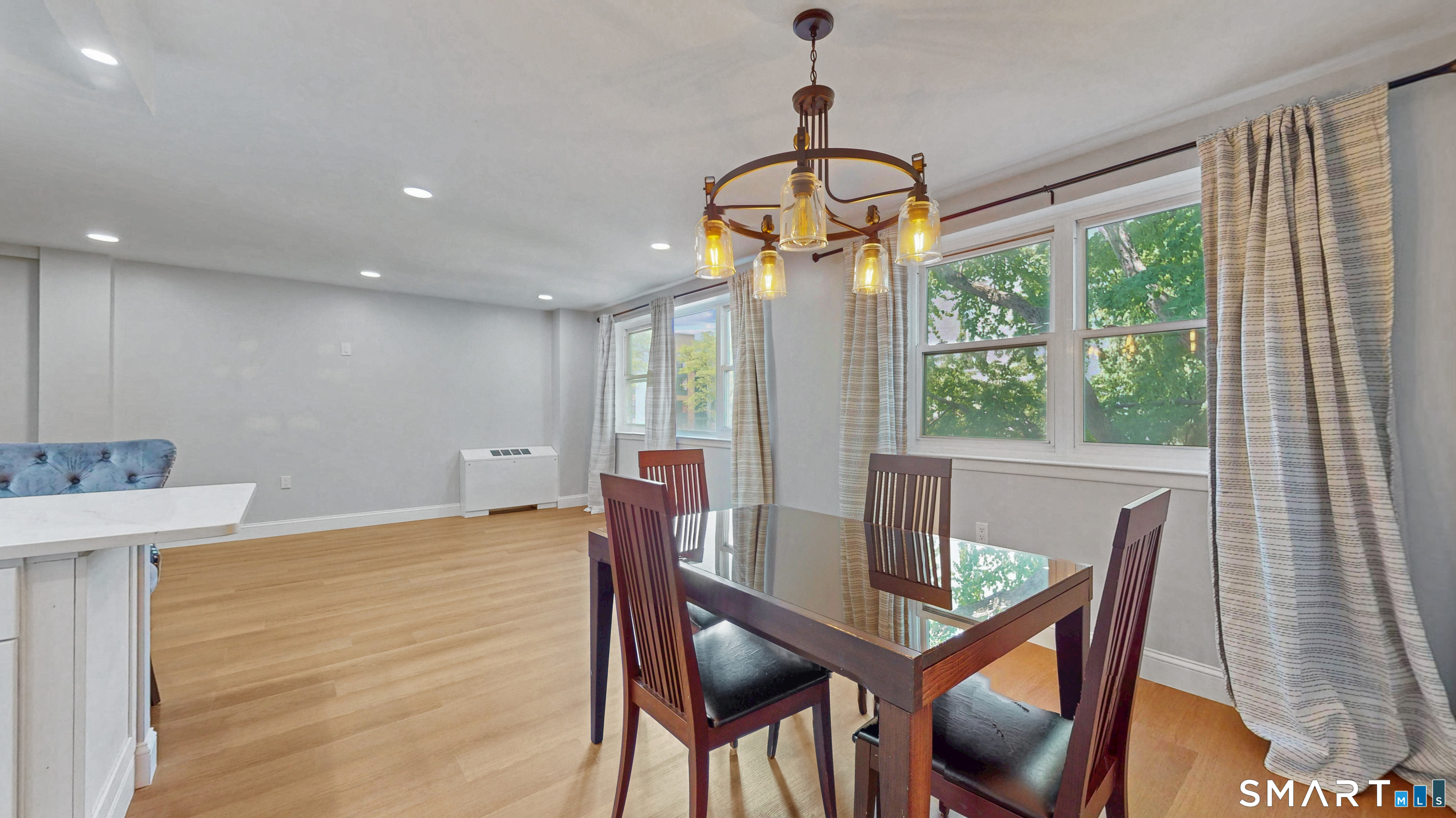 887 Farmington Avenue West Hartford CT 06119