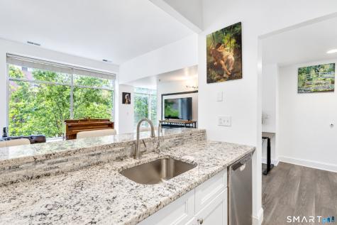 196 Crown Street New Haven CT 06510