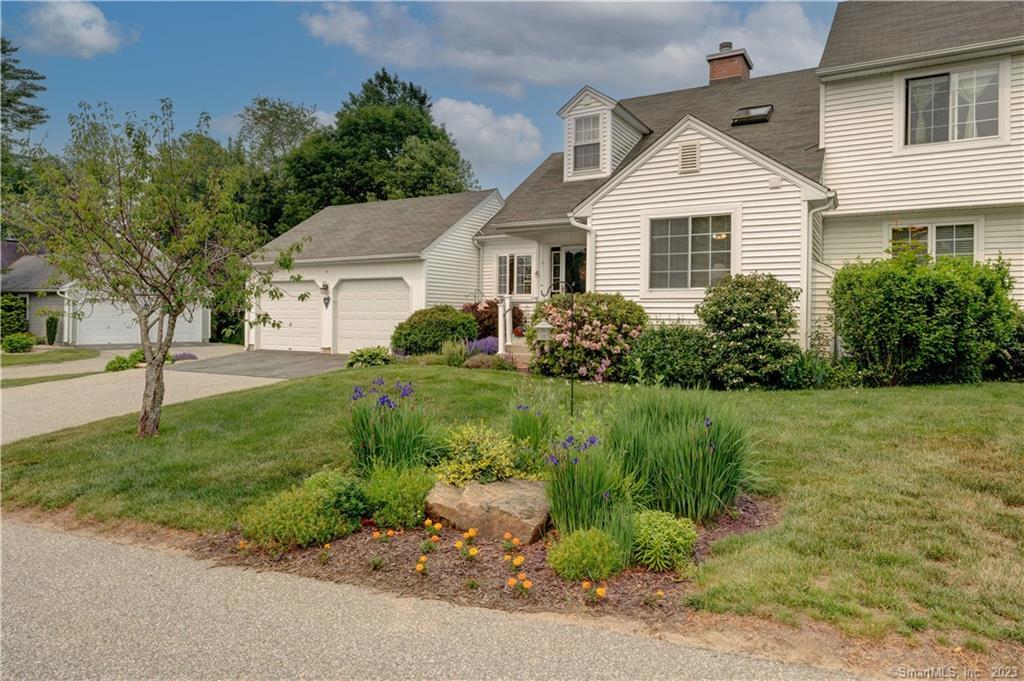 4 Mohegan Square Mansfield CT 06250