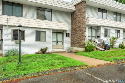 21 Pine Court Cromwell CT 06416