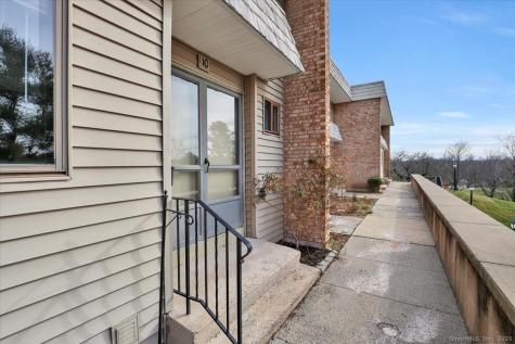 10 Briar Court Cromwell CT 06416