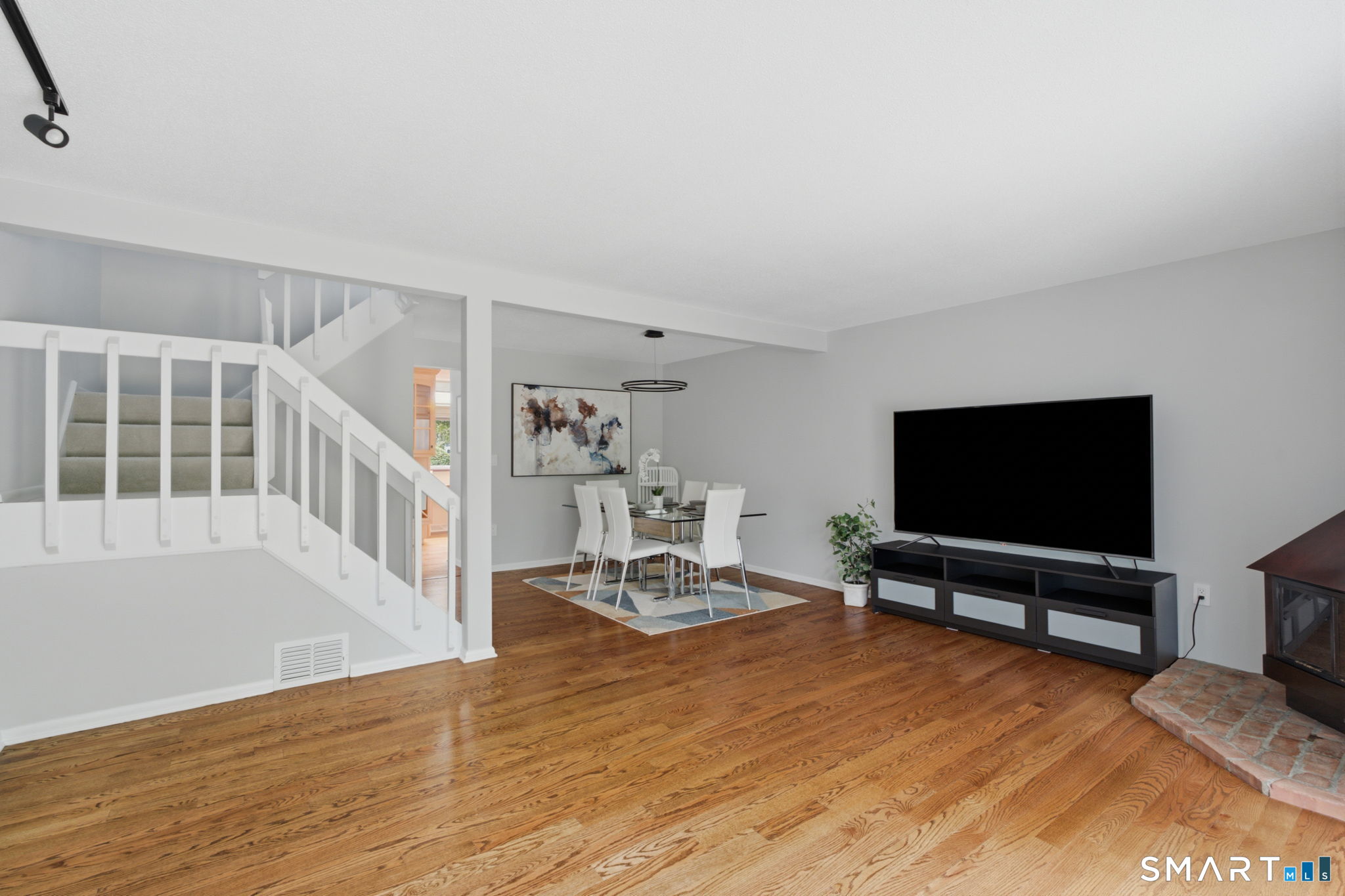 126 Hopmeadow Street Simsbury CT 06089