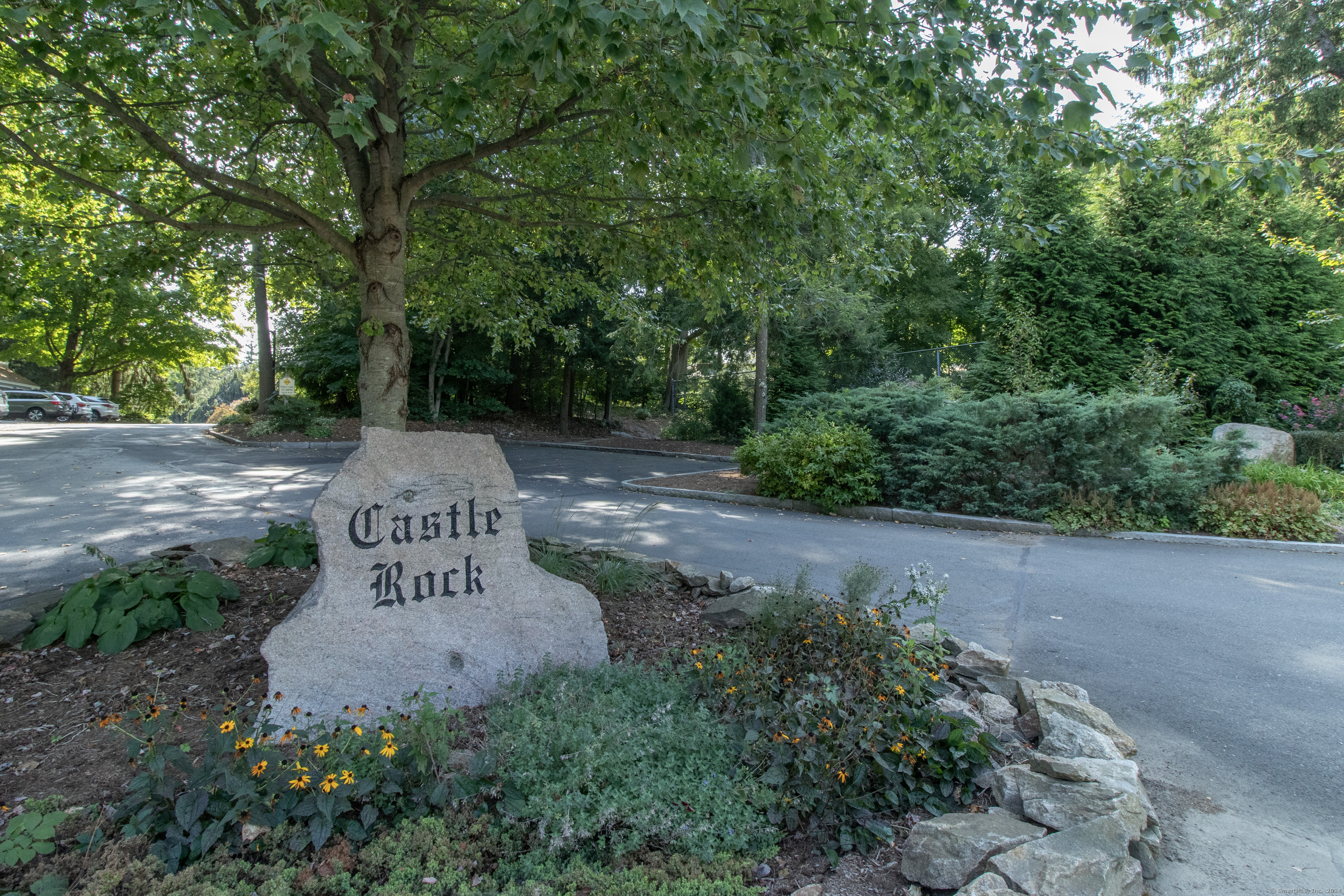 12 Castle Rock Branford CT 06405