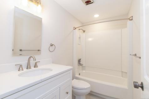12 Castle Rock Branford CT 06405