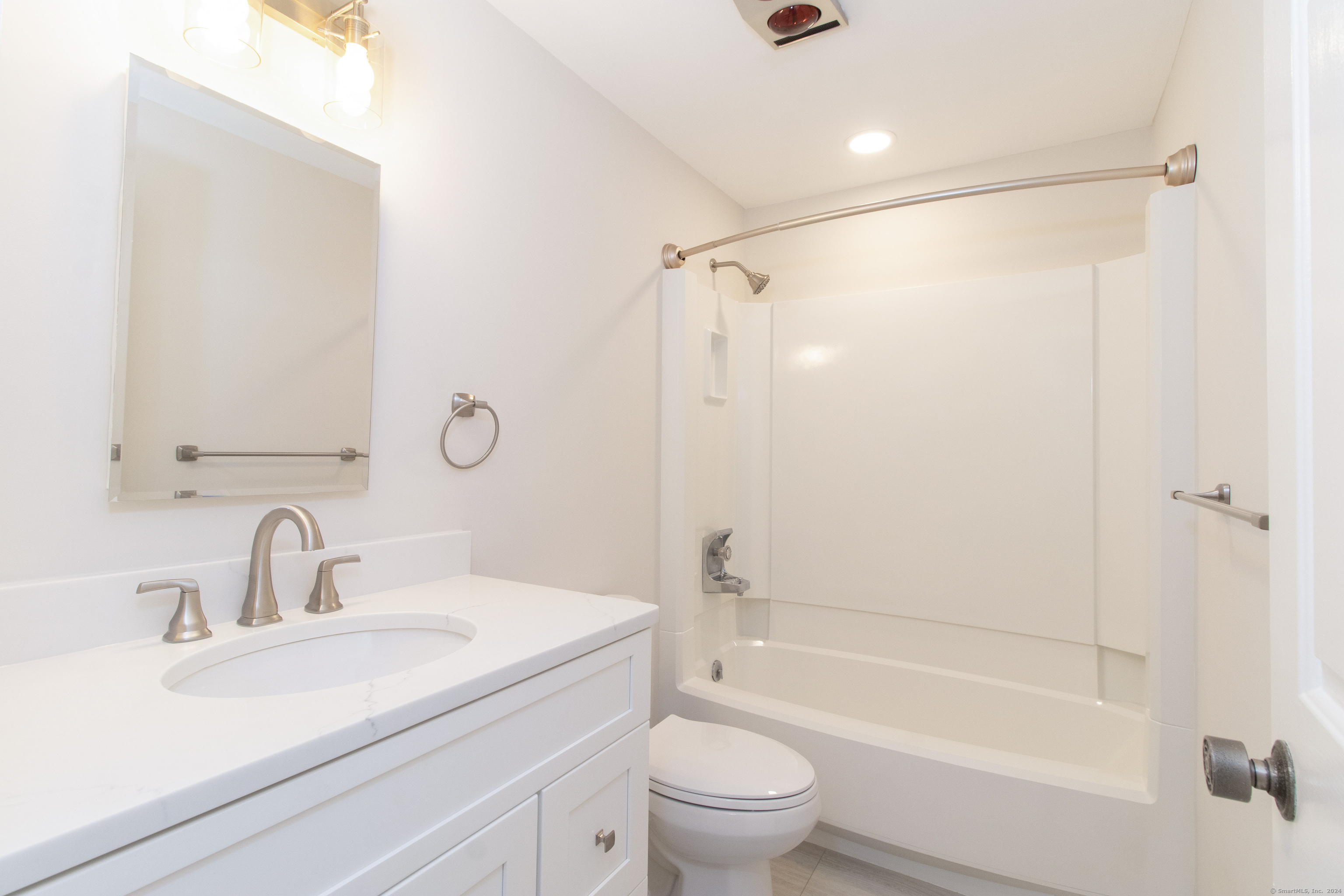 12 Castle Rock Branford CT 06405