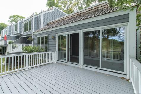 12 Castle Rock Branford CT 06405