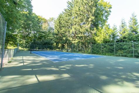 12 Castle Rock Branford CT 06405