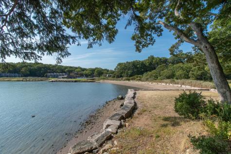 12 Castle Rock Branford CT 06405