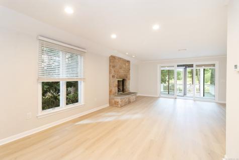 12 Castle Rock Branford CT 06405