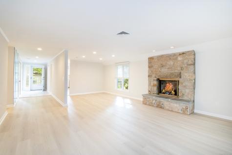 12 Castle Rock Branford CT 06405