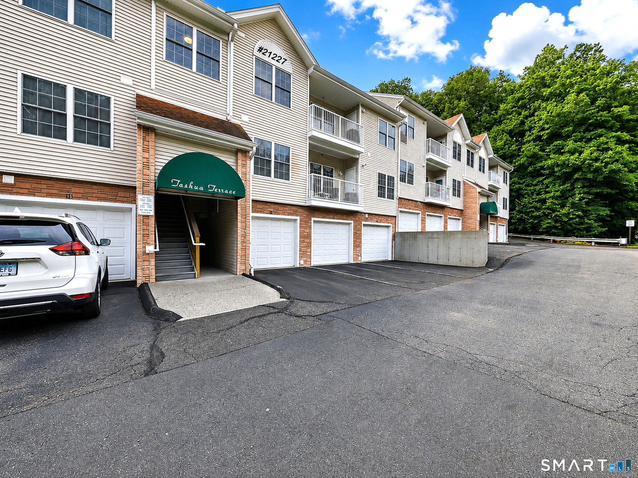 21227 Arganese Place Trumbull CT 06611
