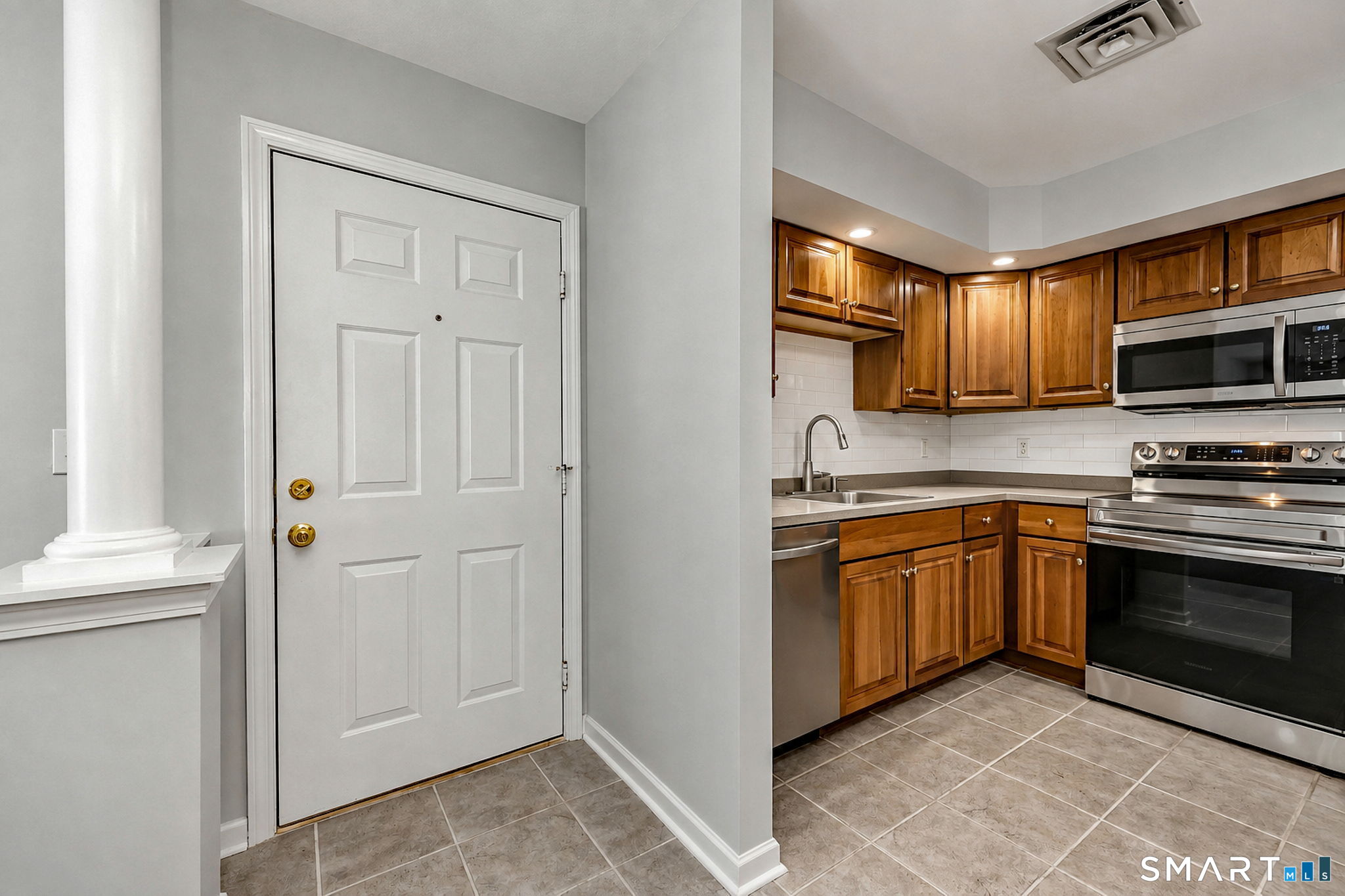21227 Arganese Place Trumbull CT 06611