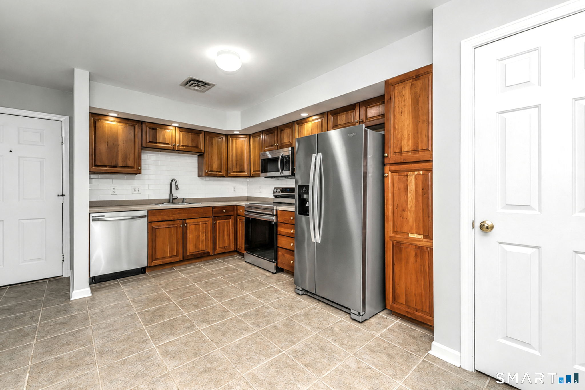 21227 Arganese Place Trumbull CT 06611