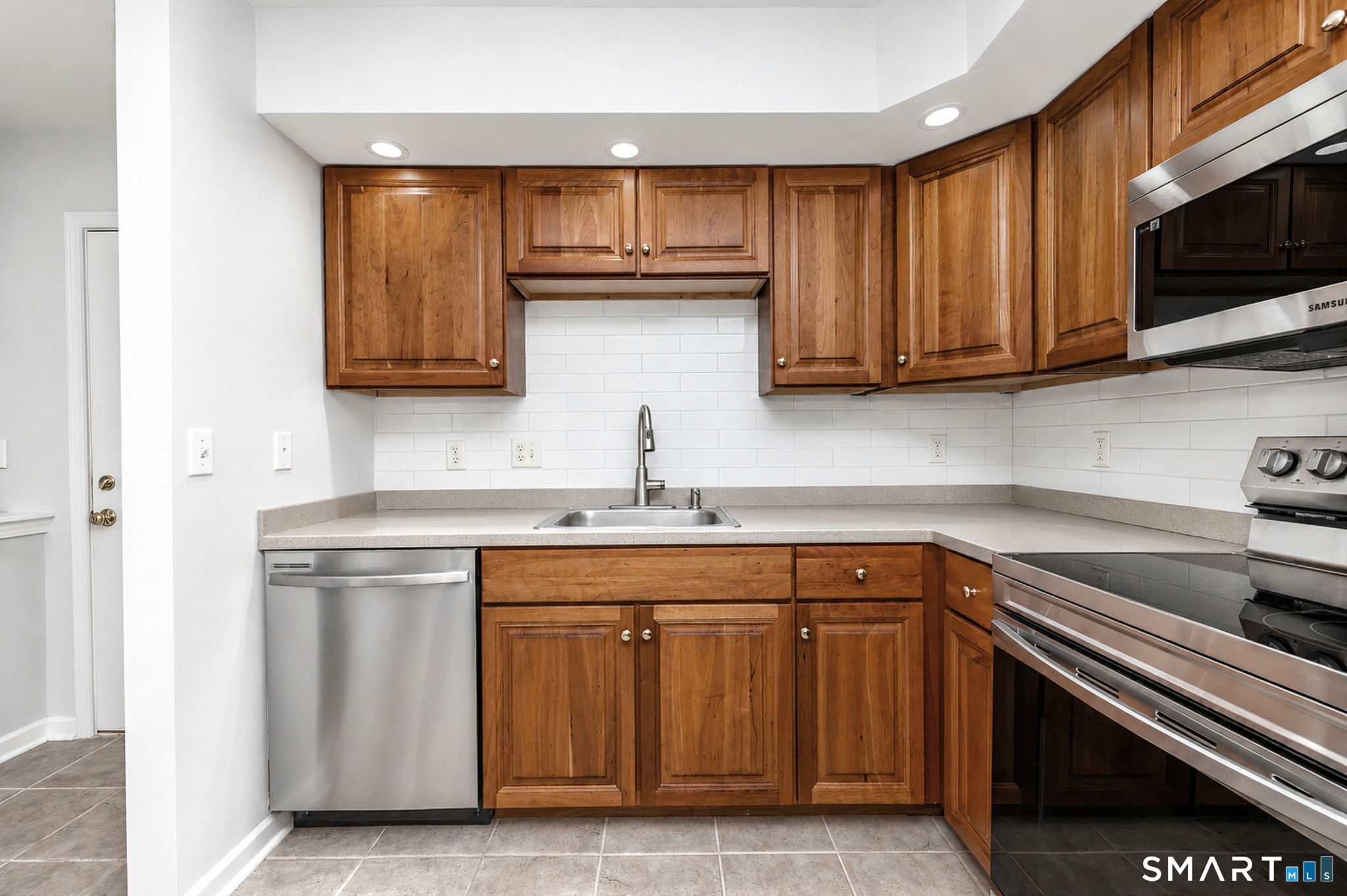 21227 Arganese Place Trumbull CT 06611