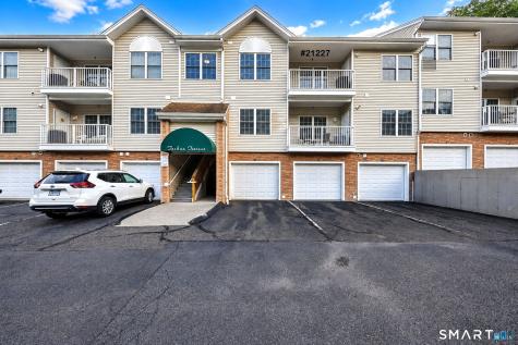 21227 Arganese Place Trumbull CT 06611