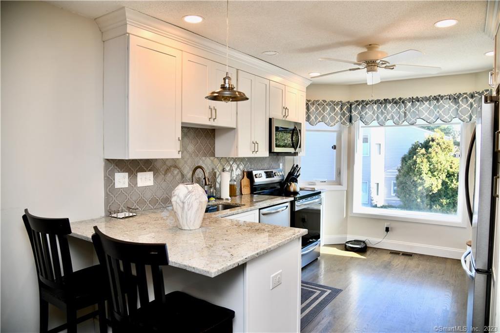 3 Lakeview Drive Branford CT 06405