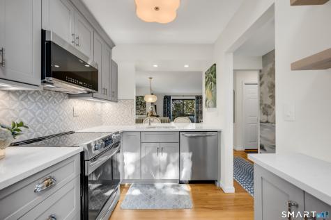 15 Stream Court Farmington CT 06032