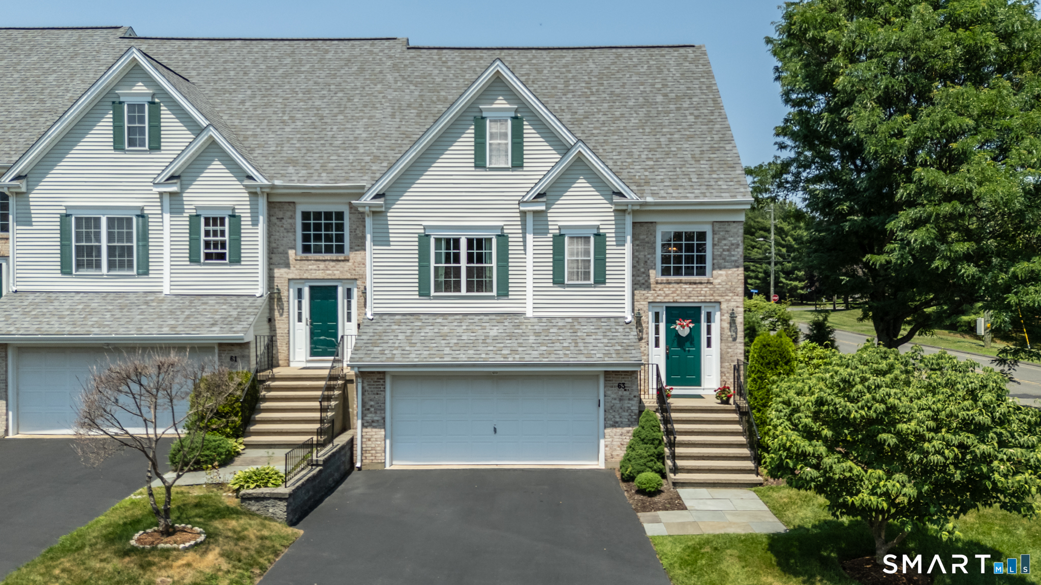 63 Cobblestone Court Newington CT 06111