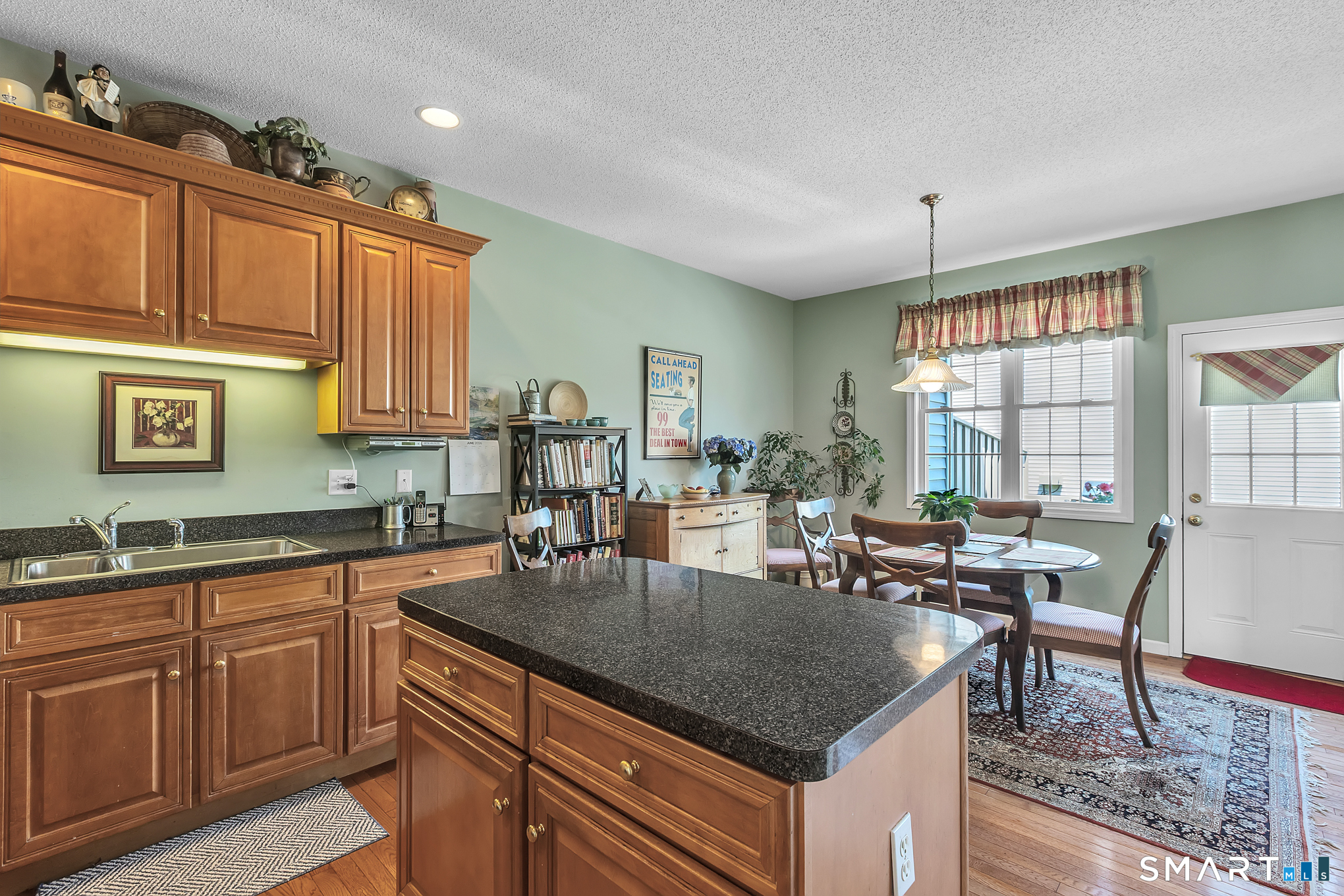 63 Cobblestone Court Newington CT 06111